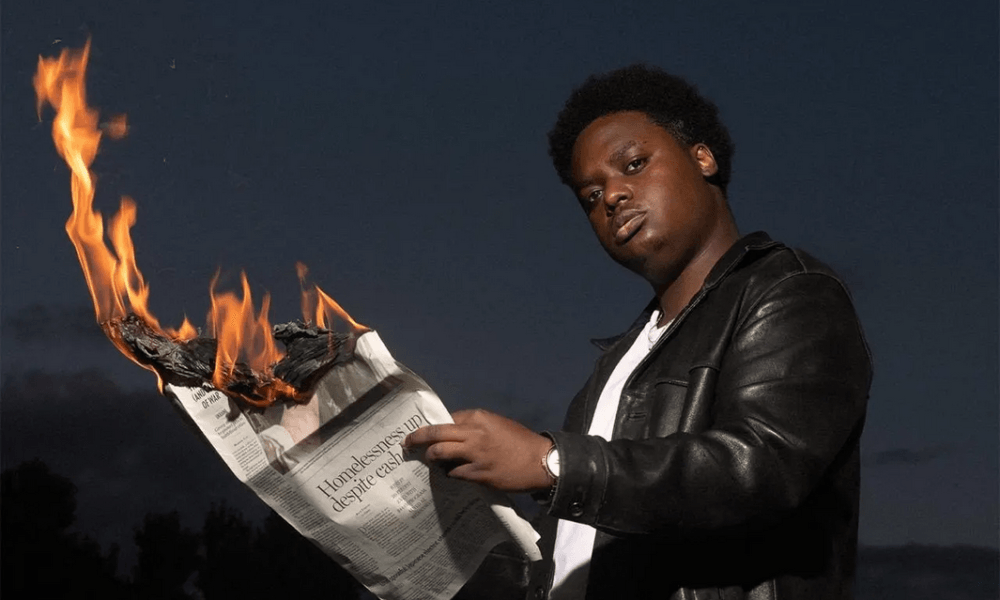 Le rappeur montréalais Raccoon, reconnu pour ses textes à la fois sensibles et percutants, revient sur le devant de la scène avec un quatrième album qui promet de marquer les esprits : Porter le coup, oublier. Porter la marque, se souvenir